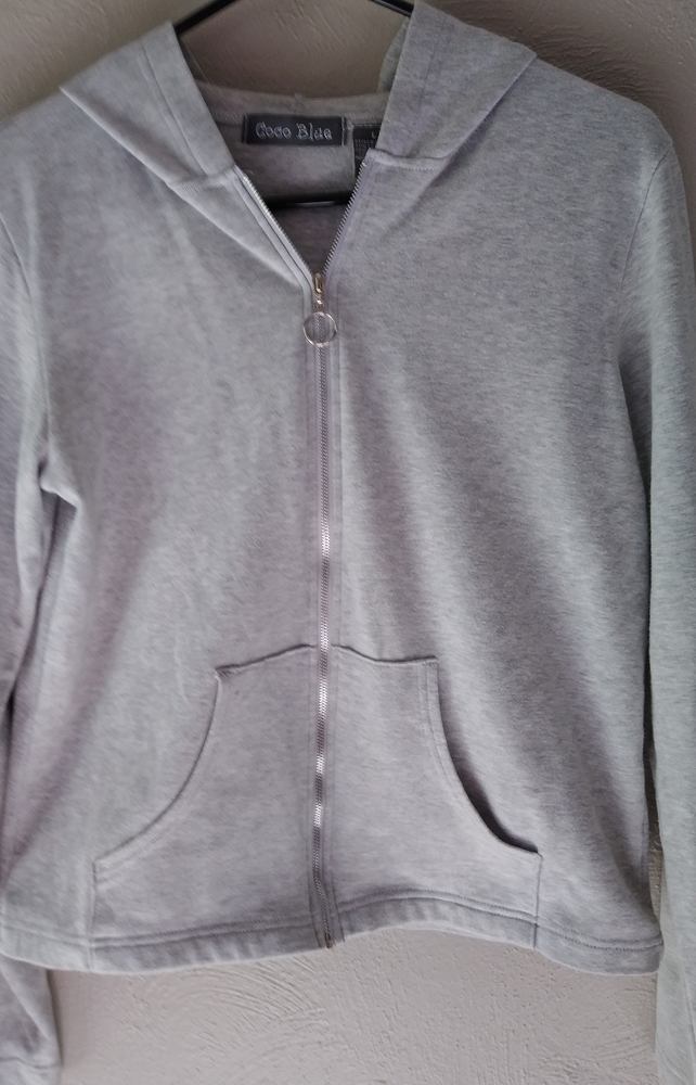 Worn once. Zip up hoodie